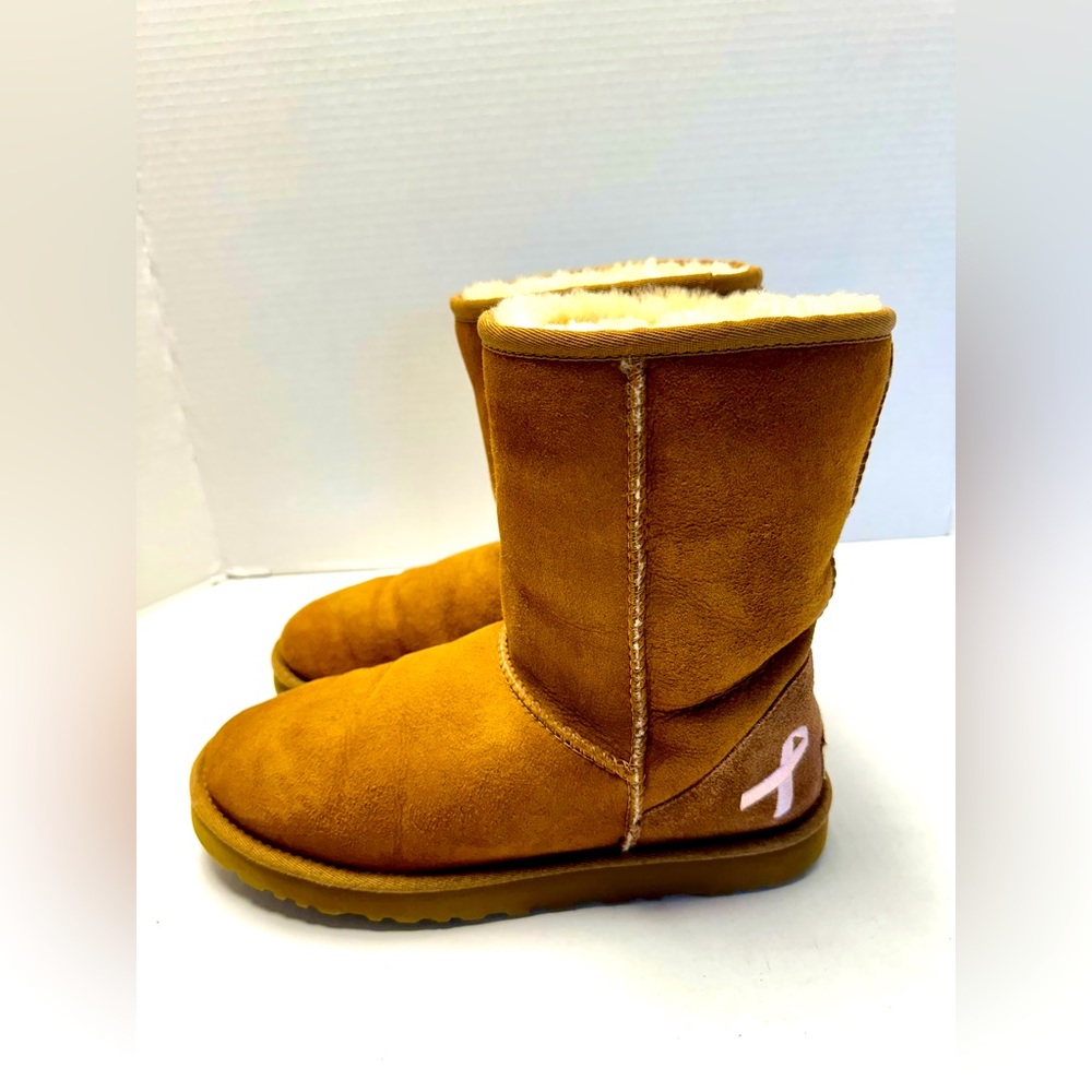 Ugg Breast Cancer Awareness Classic Short Boots Chestnut Size 8